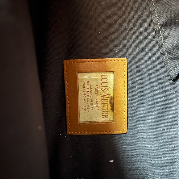 1970s Vintage Louis Vuitton Suitcase - Picture 3 of 9